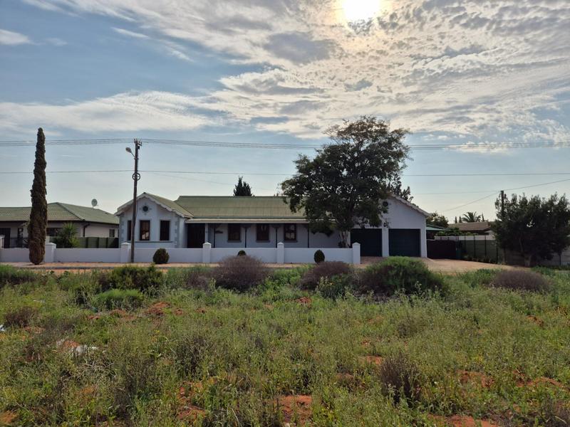 4 Bedroom Property for Sale in Vredendal Western Cape